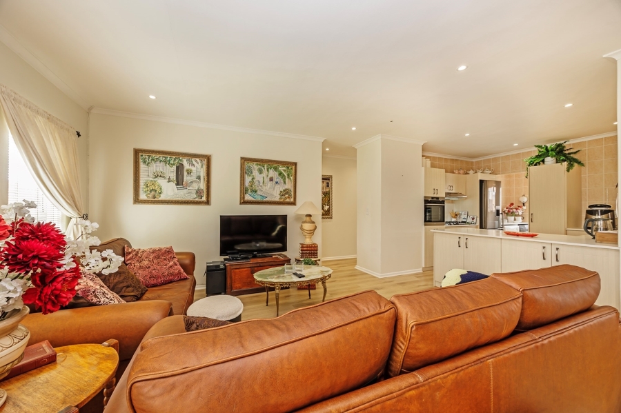 2 Bedroom Property for Sale in Protea Heights Western Cape